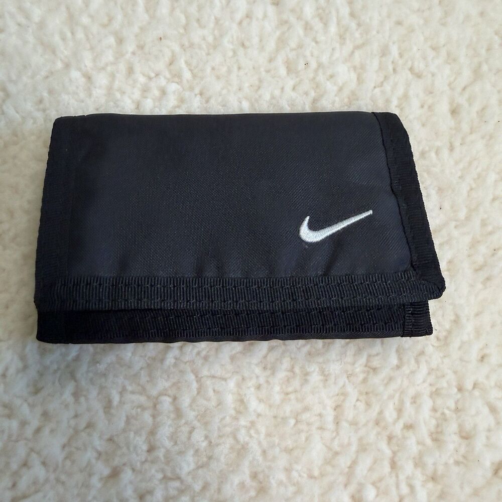 Nike Basic Black Tri-Fold Wallet – Zip Pocket & Closure – Unisex Compact